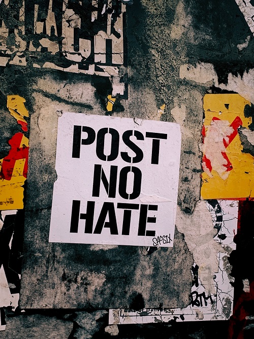 Ρητορική μίσους σε κοινωνικά δίκτυα - ένα παγκόσμιο πρόβλημα-post no hate